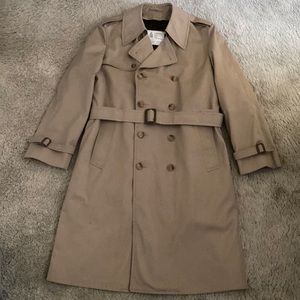 Vintage London Fog Men’s Trench Coat size 38 Long